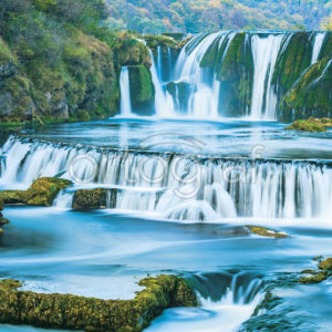 Изображение #33914 Водопад среди гор фотообои
